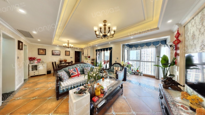 花样年龙年中心三期二手房实景图