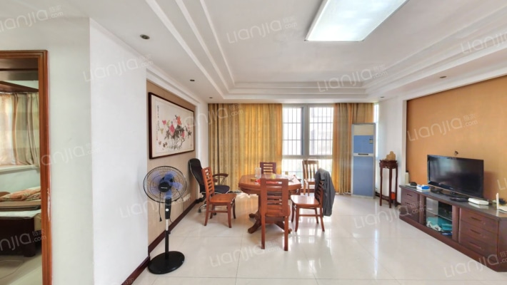 多瑙河国际公寓二手房实景图