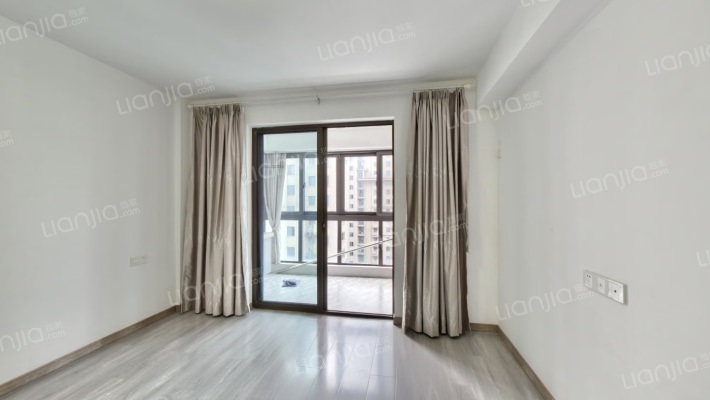 栎和佳苑二手房实景图