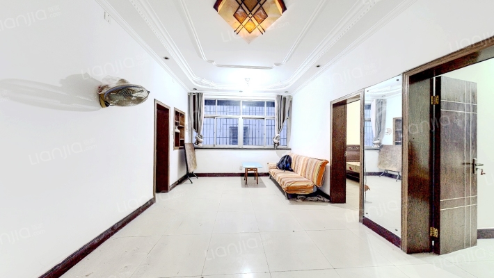 新街社区泰鑫公寓二手房实景图