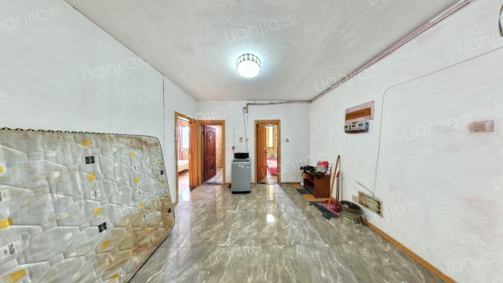 泰伯花苑三区二手房实景图