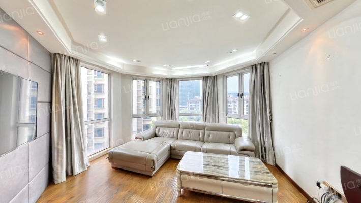 中梁棕榈湾二手房实景图