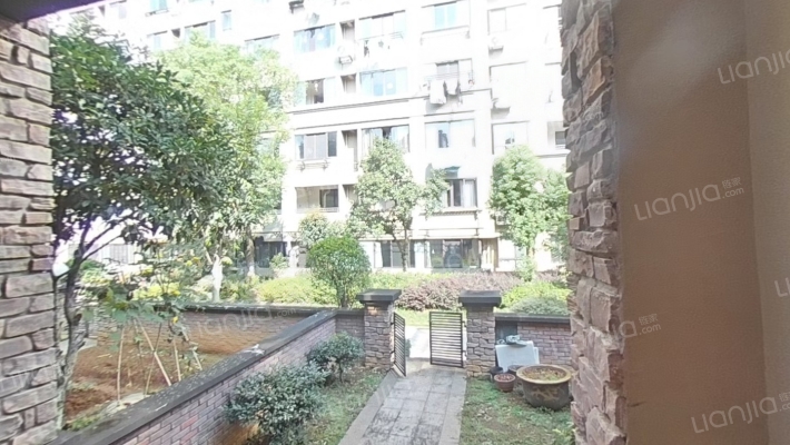 鸿基彼岸住宅小区二手房实景图