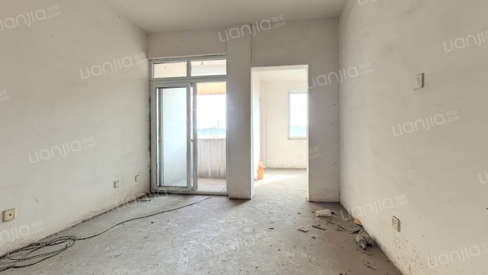 力天畔山庭院二手房实景图