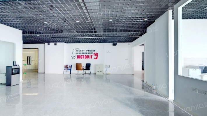 中南中心二手房实景图