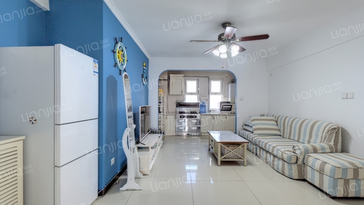 房本满五唯一，南北通透格局 通风性好 楼层好带装修-客厅