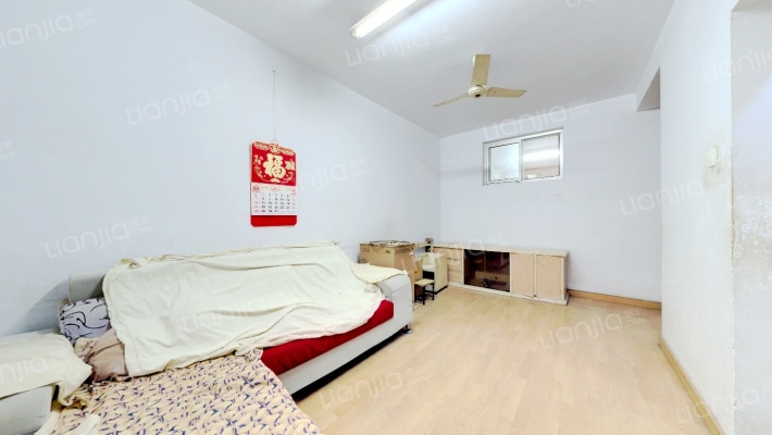 西陈庄前街100号院二手房实景图