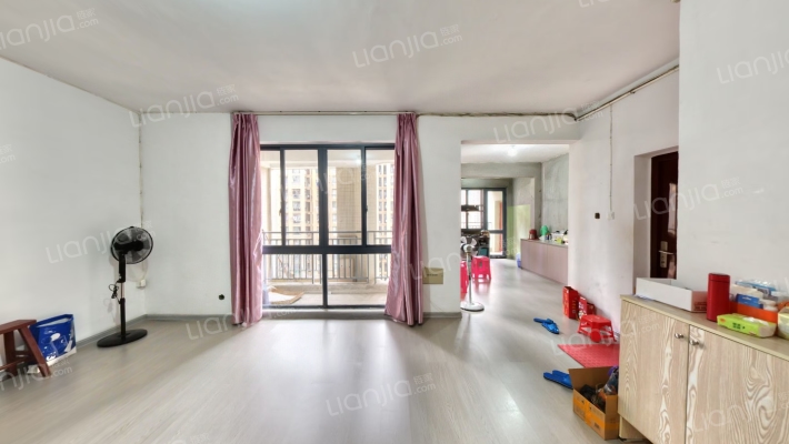 龙宾新界二手房实景图