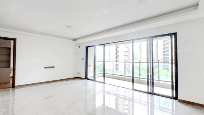 万科·中天·宏远魅力之城二手房实景图