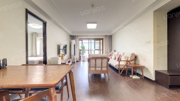 万科翡翠天誉二手房实景图