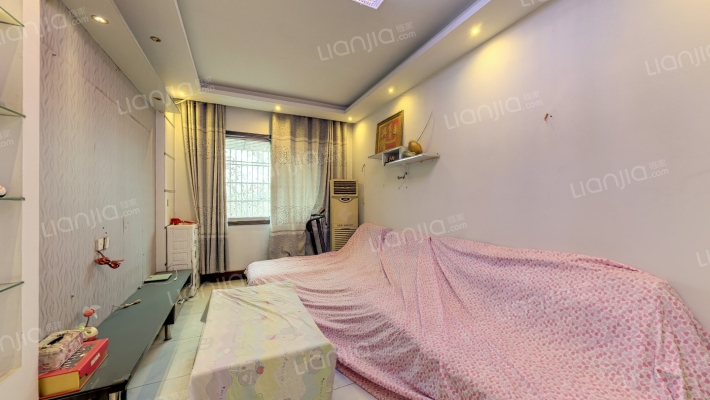 群英小区二手房实景图