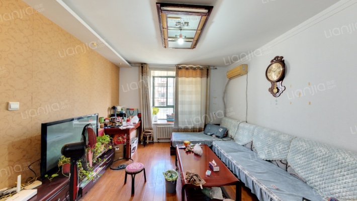 清泉名苑二手房实景图