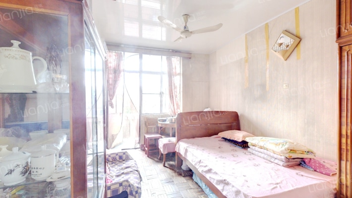 隆昌路641弄二手房实景图