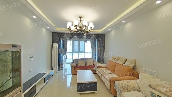 蓝鲸国际二手房实景图