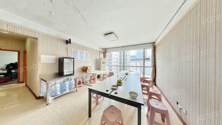 俊豪名居二手房实景图