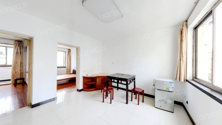 香莲公寓东区二手房实景图