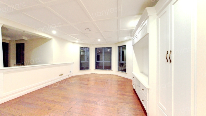 海宁百合新城南区二手房实景图