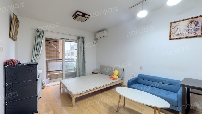 万科城二手房实景图