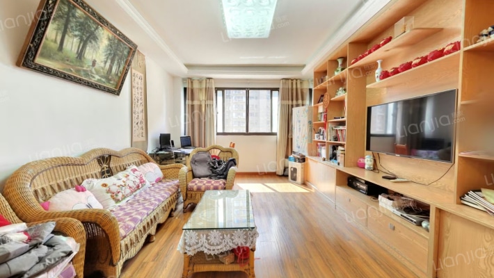 龙江花园二手房实景图