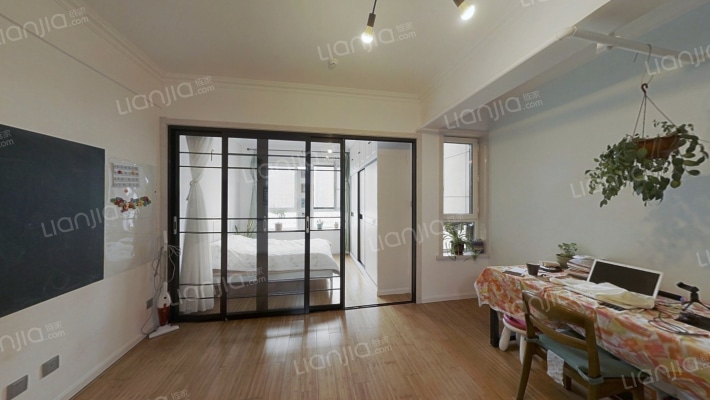 富林国际爱情公寓二手房实景图