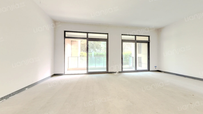 融创九樾府A区二手房实景图