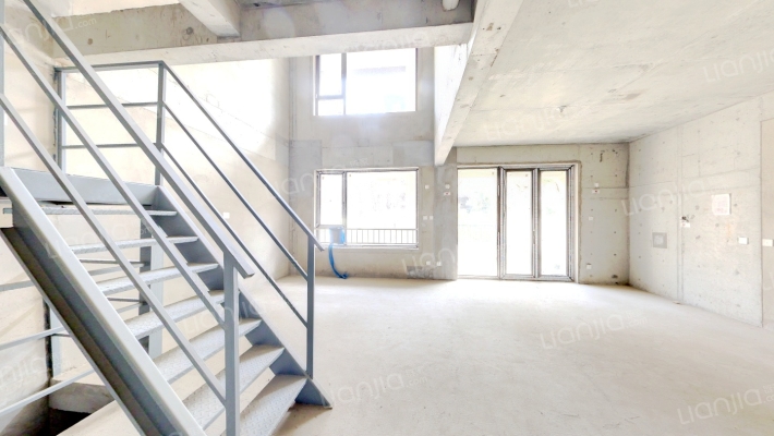 湖光山色二手房实景图