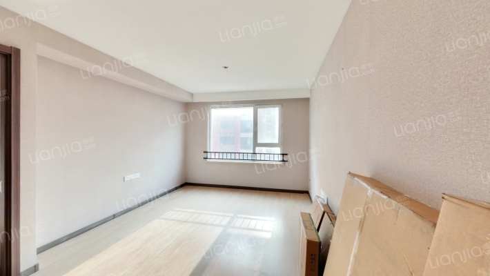 万科翡翠四季C3区二手房实景图