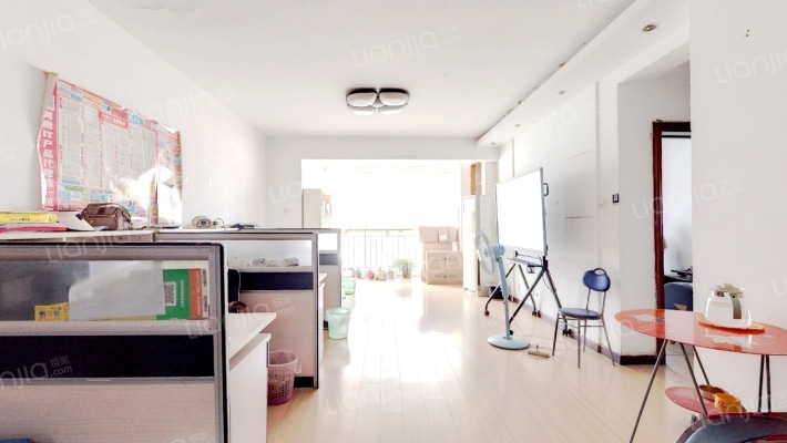 新科商务公寓二手房实景图