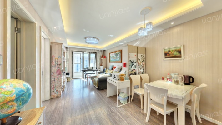 长阳半岛怡和南路8号院二手房实景图