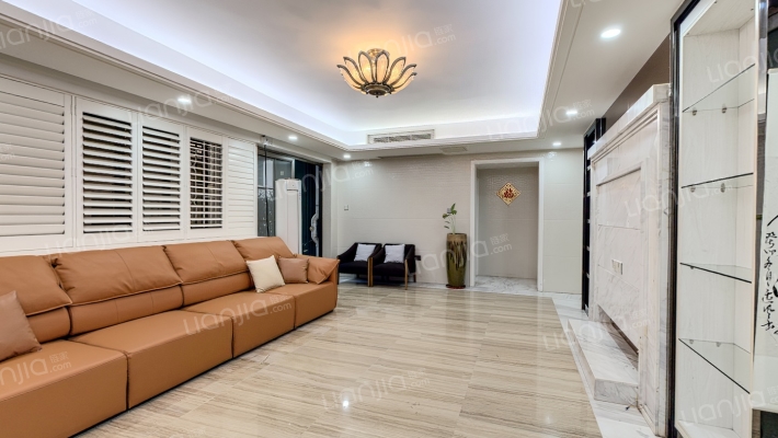 金碧华府二手房实景图