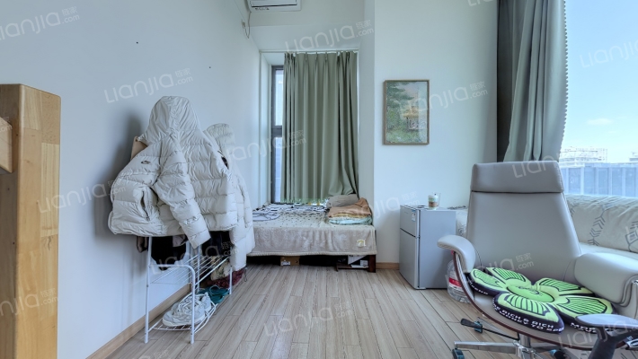 万科大都会二手房实景图