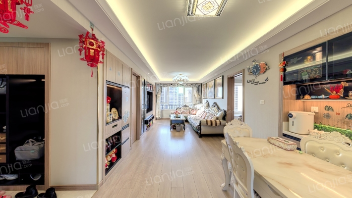 万科翡翠都会B区二手房实景图