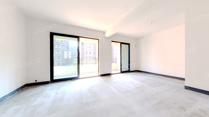 龙湖蔚澜香缇二手房实景图