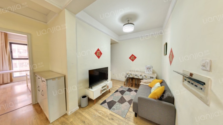 润莱金座二手房实景图