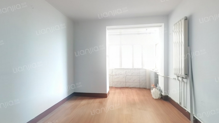 安装公司家属楼二手房实景图