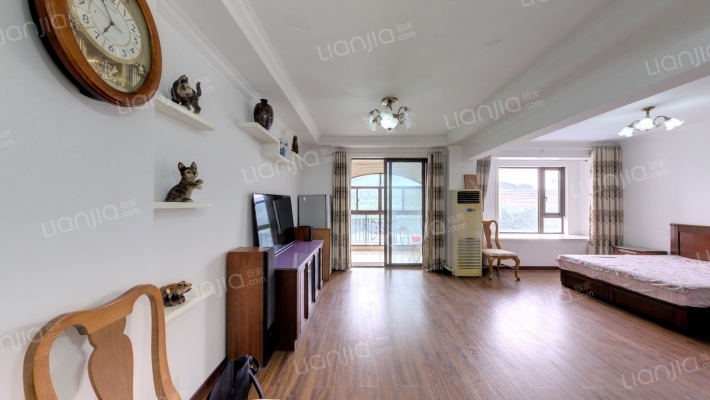 马尔贝拉度假城二手房实景图