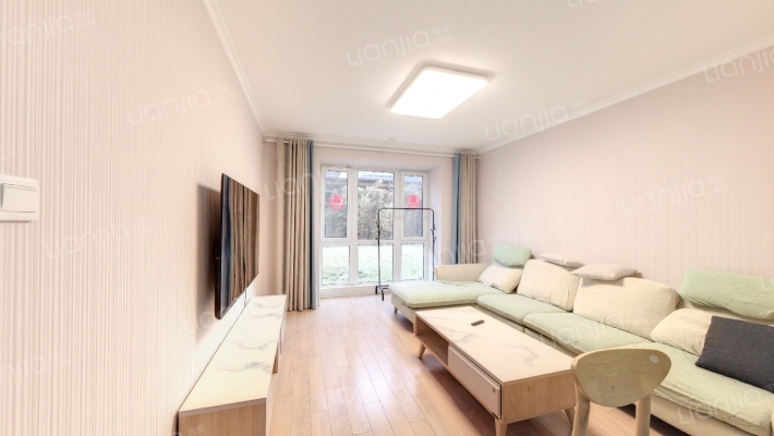 公园里二手房实景图