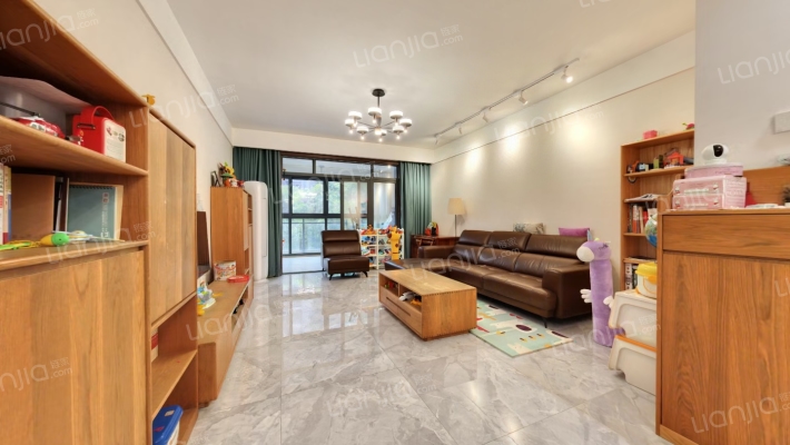 澳龙名城二手房实景图