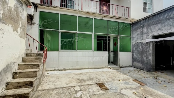 章华台路西小区二手房实景图