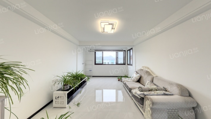 鸿景湾小区二手房实景图