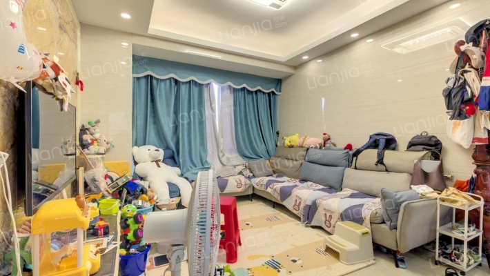 中天城市之门二手房实景图