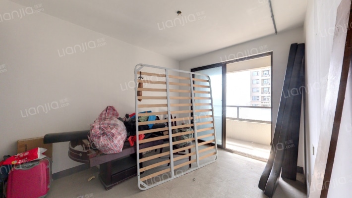 万象华庭一组团二手房实景图