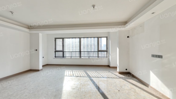 绿地新里里尔公馆二手房实景图