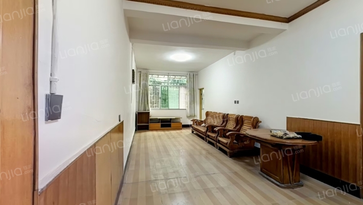 州卫生局宿舍二手房实景图