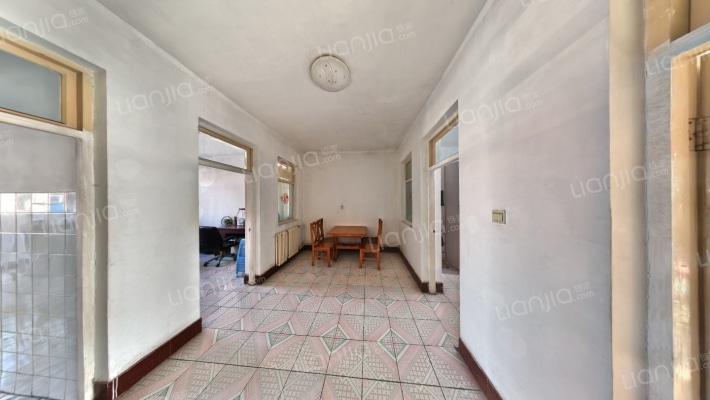 物资楼二手房实景图