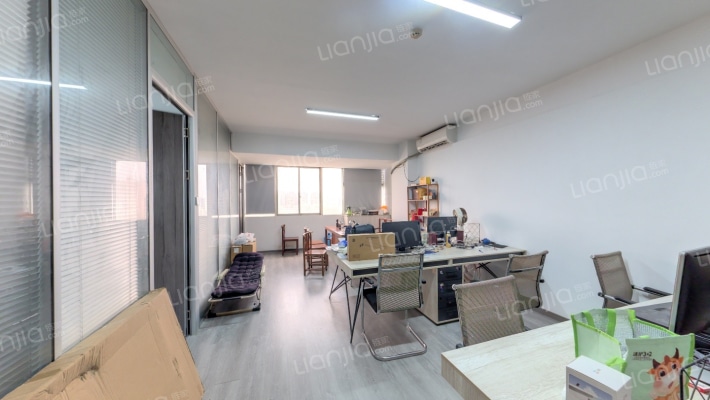 鸿运凯旋国际二手房实景图