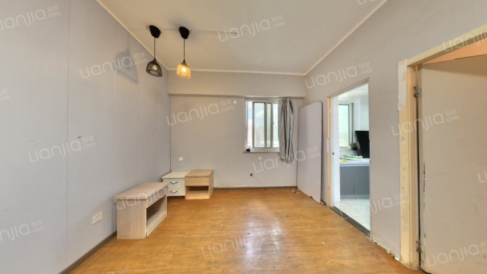 西旅国际二手房实景图