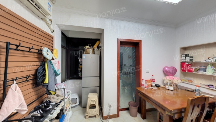 青年中路73号二手房实景图