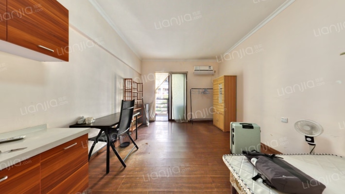 启兴生活区二手房实景图