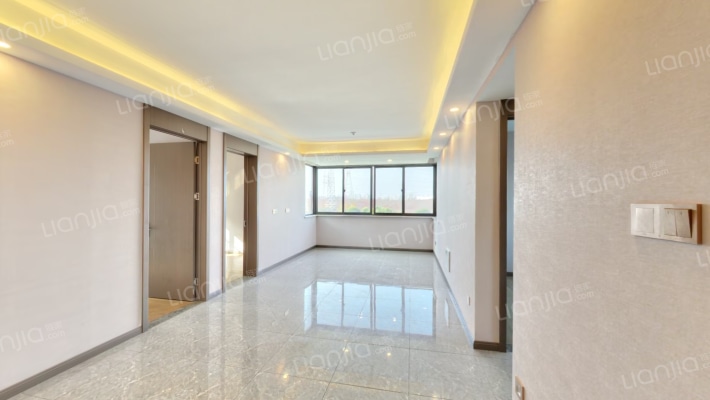 万都铂睿花园二手房实景图